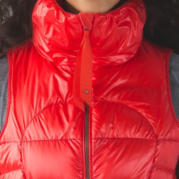 Lululemon Fluffin Awesome Vest in ‘Alarming’ - Picture 3 of 16